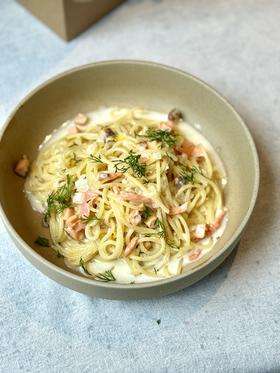 三文鱼酸奶油意面Creamy Salmon Pasta