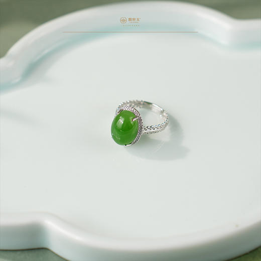 【薄荷汀】18K白金碧玉蛋面戒指 商品图3