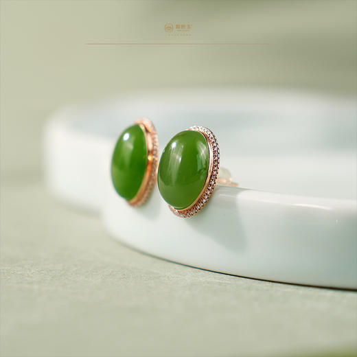 【小茉莉】18K玫瑰金镶碧玉蛋面细钻耳钉 商品图1