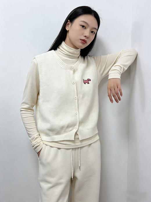 418良粉节|2026 活动爆款 品牌促【自营】衣周期 2512刺绣红格马上衣单件马甲-喜出 商品图0