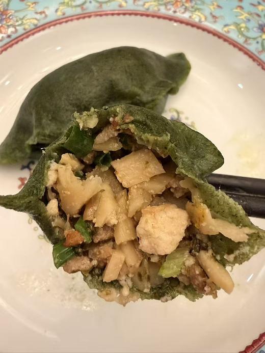 私房手工艾青米粿 艾青米果  用艾青加米粉擀的皮，再包上鲜笋，雪菜、肉炒的馅！就是一个个好吃的青果喽[色]可以蒸着吃，煎着吃[色] 商品图4