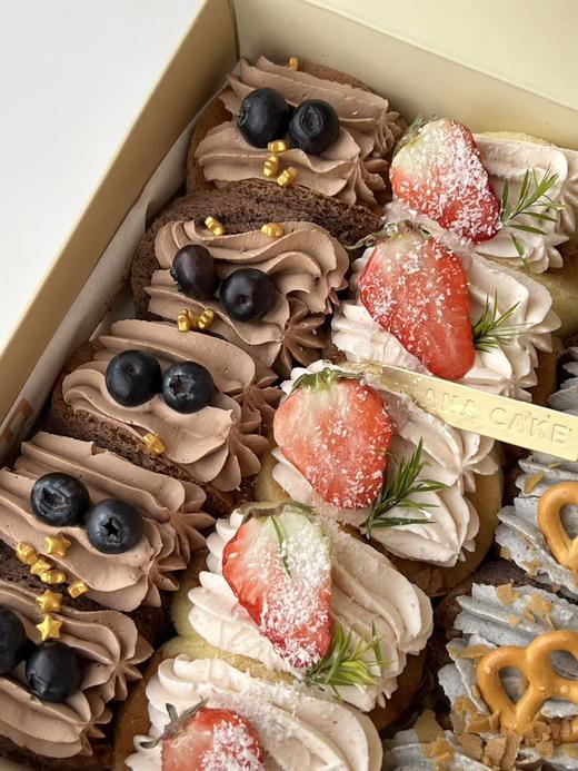 四拼煎蛋卷（莓果巧克力|一篮糖福禄|芝麻驾到|椰香马蹄） 商品图1