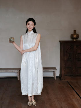 盛唐牡丹盛奢系列 | 闲云野鹤丝毛手绣连衣裙