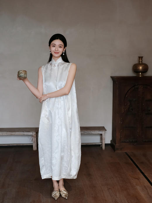 盛唐牡丹盛奢系列 | 闲云野鹤丝毛手绣连衣裙 商品图0