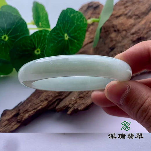 派瑞翡翠 翡翠手镯 糯种 浅绿 商品图2