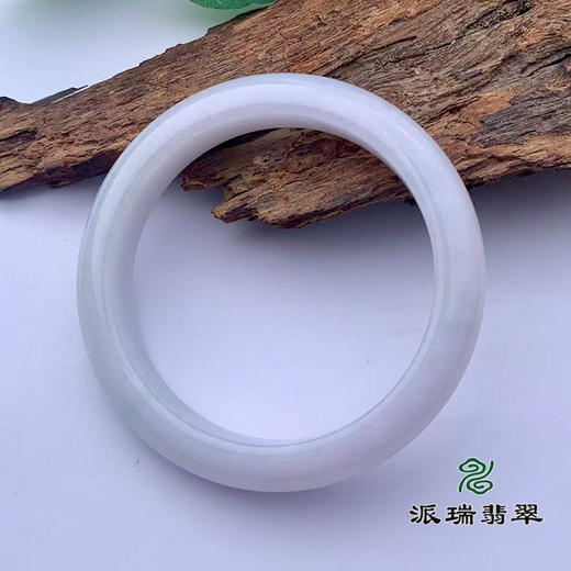 派瑞翡翠 翡翠手镯 糯种 浅绿 商品图2