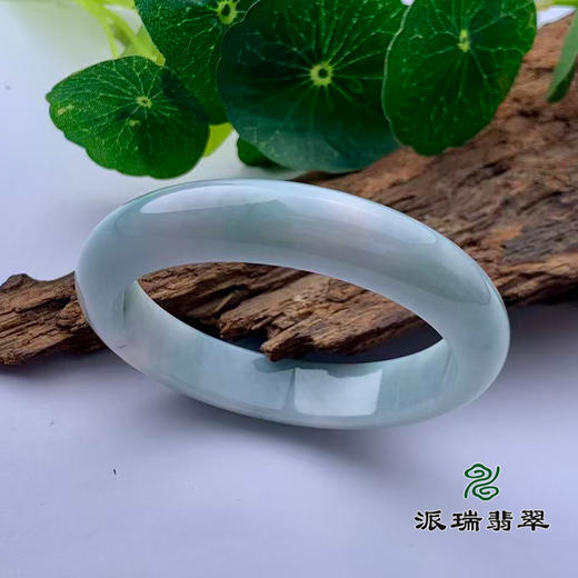 派瑞翡翠 翡翠手镯 糯种 浅绿 商品图0