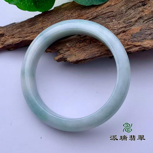 派瑞翡翠 翡翠手镯 糯种 浅绿 商品图2