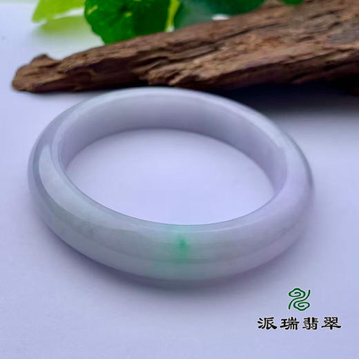 派瑞翡翠 翡翠手镯 糯种 浅绿 商品图2