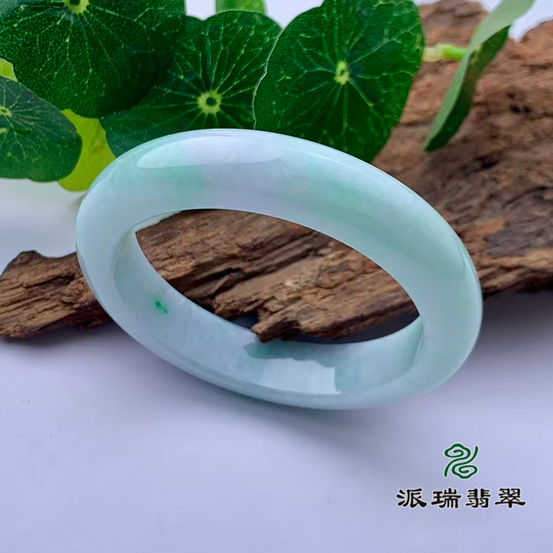 派瑞翡翠 翡翠手镯 糯种 浅绿