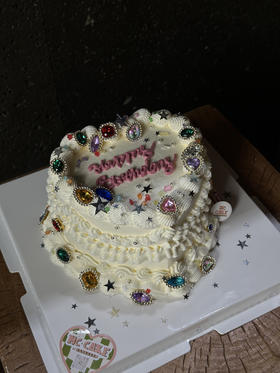 爱心水晶宝石蛋糕【注意！钻石、五角星片不可食用】（钻石颜色形状随机、包含原图蜡烛）