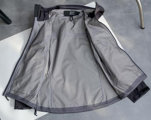 SZN经典热款BETA LT Jacket女士轻量硬壳冲锋衣  一件能陪你从城市走到山野的全能硬壳 商品图2
