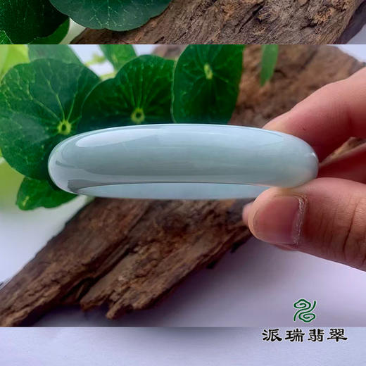 派瑞翡翠 翡翠手镯 糯种 浅绿 商品图2