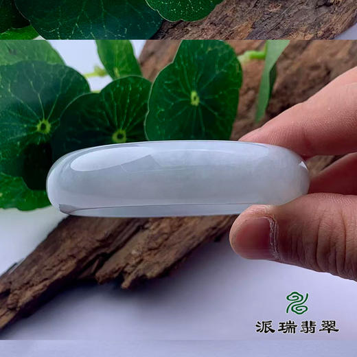 派瑞翡翠 翡翠手镯 糯种 浅绿 商品图2