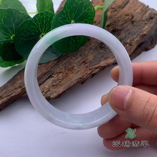 派瑞翡翠 翡翠手镯 糯种 浅绿 商品图3
