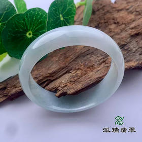 派瑞翡翠 翡翠手镯 糯种 浅绿