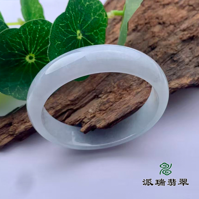 派瑞翡翠 翡翠手镯 糯种 浅绿
