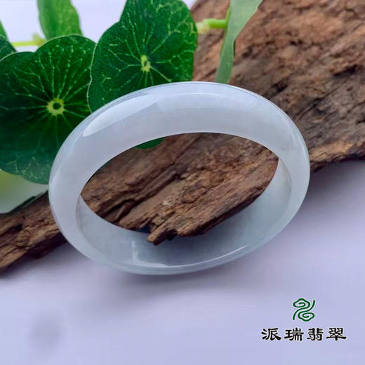 派瑞翡翠 翡翠手镯 糯种 浅绿 商品图0