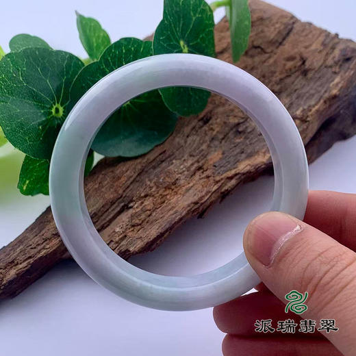 派瑞翡翠 翡翠手镯 糯种 浅绿 商品图3
