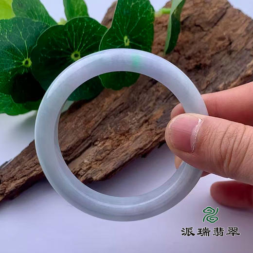 派瑞翡翠 翡翠手镯 糯种 浅绿 商品图3