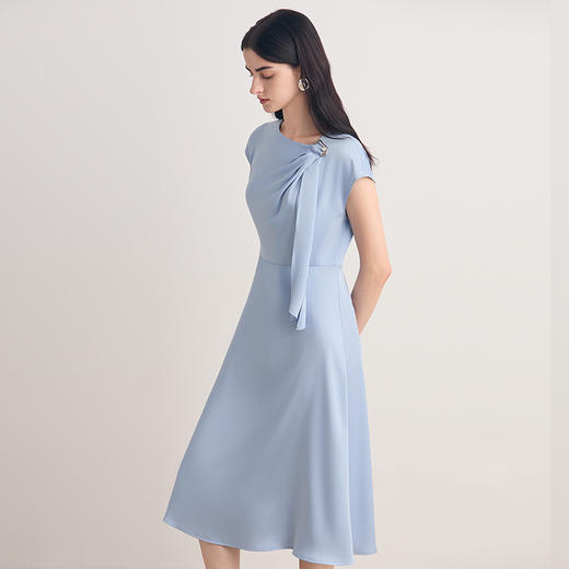 EITIE爱特爱垂坠有质感气质收腰通勤连衣裙2026夏季新款8607323 商品图3