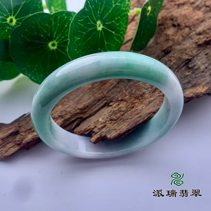派瑞翡翠 翡翠手镯 糯种 浅绿