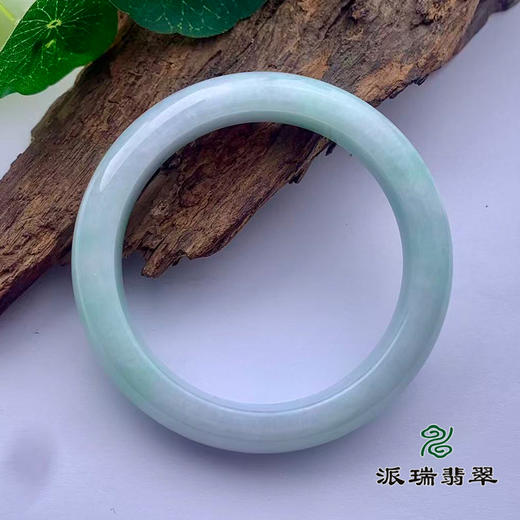 派瑞翡翠 翡翠手镯 糯种 浅绿 商品图1