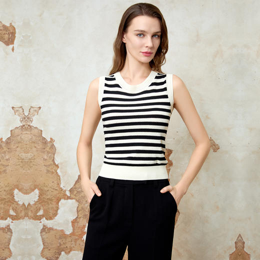 EITIE爱特爱修身显瘦黑白条纹气质百搭无袖针织衫上衣春季新款8101807 商品图4