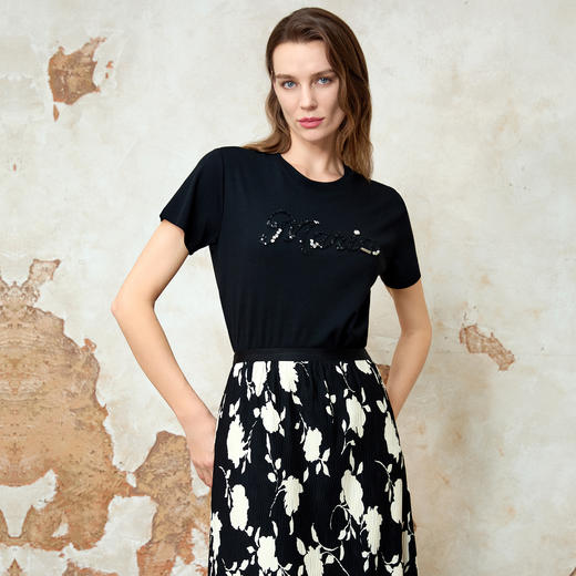 EITIE爱特爱夏季新款时尚百搭打底舒适圆领印花亮片T恤女8102801 商品图8