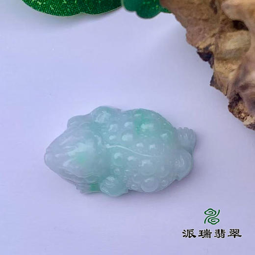 派瑞翡翠 翡翠挂件 糯种 浅绿 商品图2