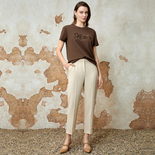 EITIE爱特爱夏季新款时尚百搭打底舒适圆领印花亮片T恤女8102801 商品图2