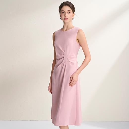 EITIE爱特爱时尚简约圆领通勤压褶修身显瘦无袖连衣裙2026春季新款A2607103 商品图3