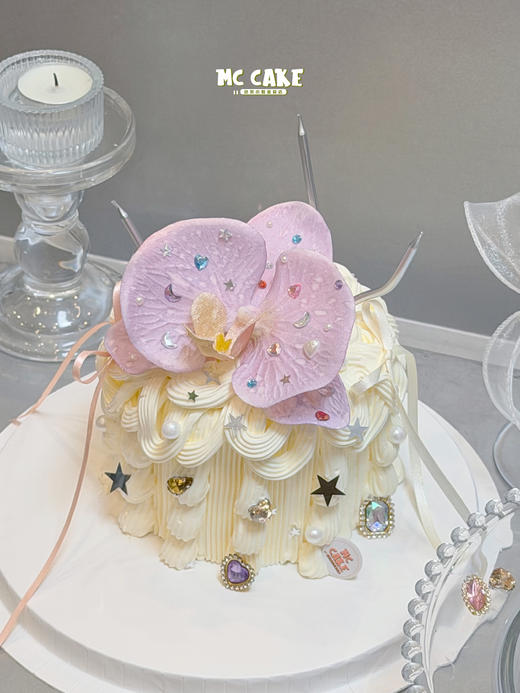 梦幻宝石蝴蝶兰蛋糕【宝石、银色星星不可食用 仿真花】 商品图1
