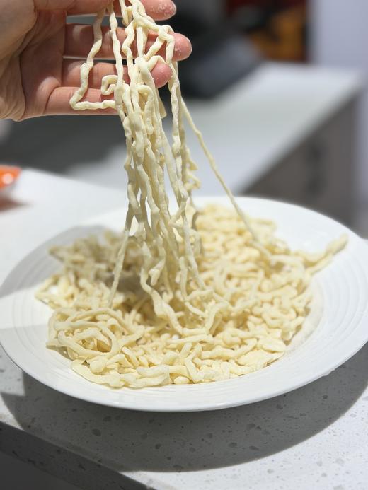 【周五到】临安昌化老底子手工面 250gx2盒 高筋面粉，冷水和面，反复揉压，醒面出筋，根根分明，筋道弹牙，越嚼越香 商品图1