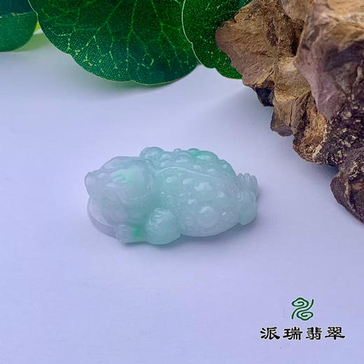 派瑞翡翠 翡翠挂件 糯种 浅绿 商品图1