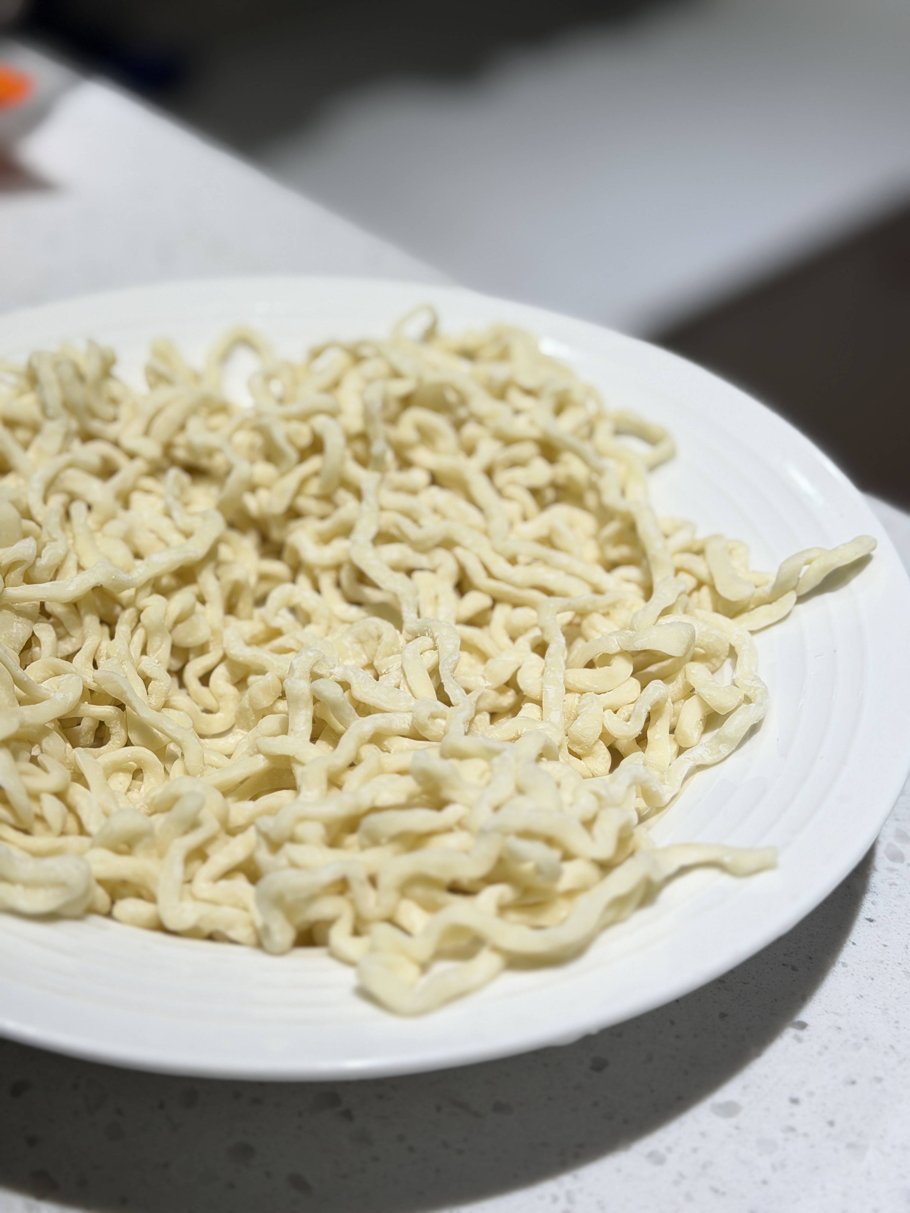 【周五到】临安昌化老底子手工面 250gx2盒 高筋面粉，冷水和面，反复揉压，醒面出筋，根根分明，筋道弹牙，越嚼越香