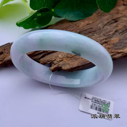 派瑞翡翠 翡翠手镯 糯种 浅绿 商品图3