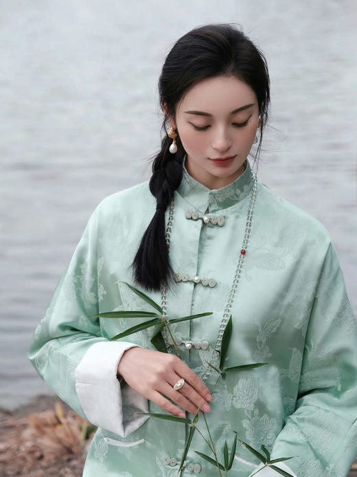 盛唐牡丹 |艾绿蝶恋花冠乐绉双面穿外套 商品图4