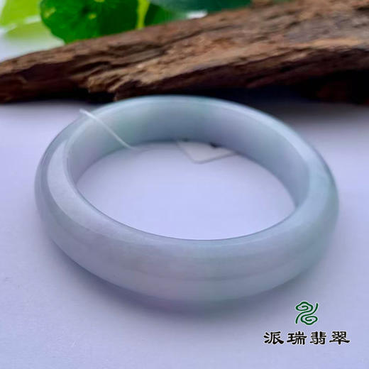 派瑞翡翠 翡翠手镯 糯种 浅绿 商品图2