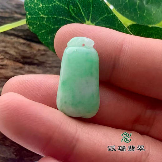派瑞翡翠 翡翠挂件 糯种 绿色 商品图2