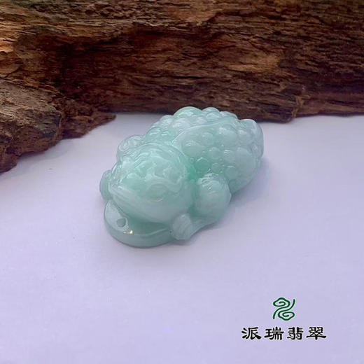 派瑞翡翠 翡翠挂件 糯种 浅绿 商品图3