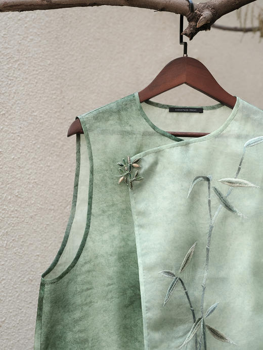 盛唐牡丹盛奢系列 | 文竹手绣炒色真丝绡马甲 商品图1