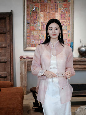 盛唐牡丹盛奢系列 | 淡粉色炒色真丝绡手推绣上衣