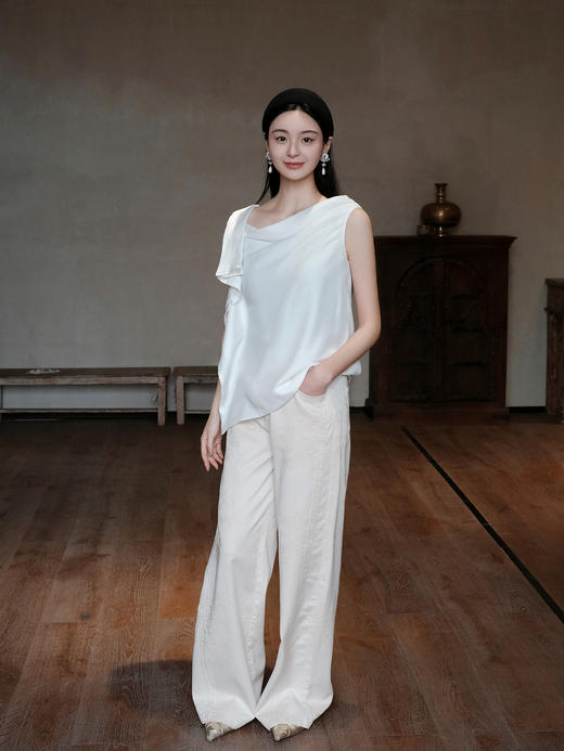 盛唐婧 | 白色休闲百搭直筒牛仔裤[特价品] 商品图0