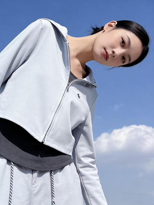 库存告急！三件套！「晴空系列」【自营】｜2026马年春季连帽休闲三件套 背心➕短外套➕工装裤子松弛感户外穿搭套装-喜出 商品图1