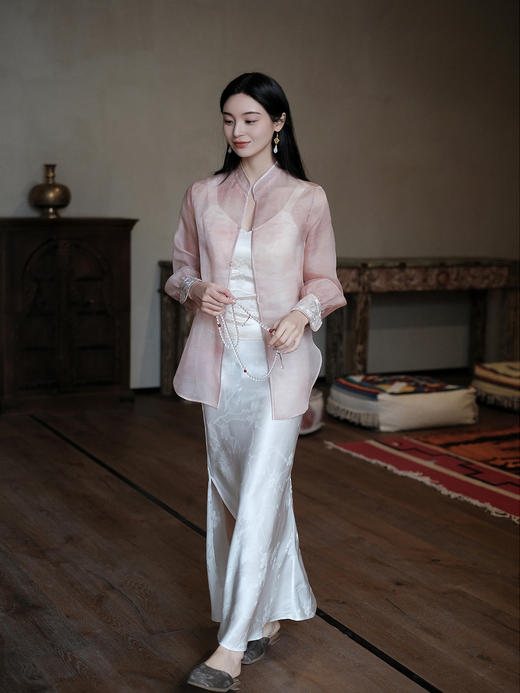 盛唐牡丹盛奢系列 | 淡粉色炒色真丝绡手推绣上衣 商品图6