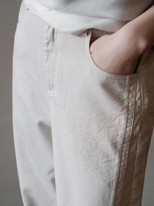 盛唐婧 | 白色休闲百搭直筒牛仔裤[特价品] 商品图2