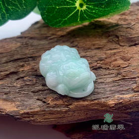 派瑞翡翠 翡翠挂件 糯种 浅绿