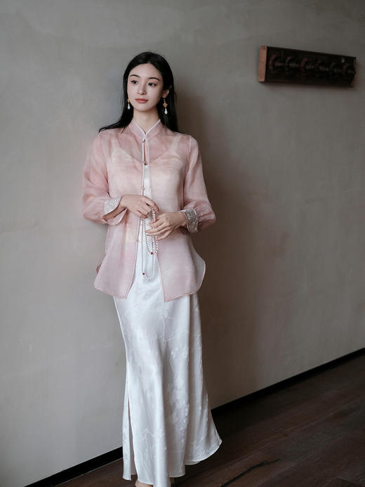 盛唐牡丹盛奢系列 | 淡粉色炒色真丝绡手推绣上衣 商品图7