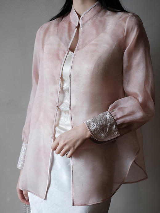 盛唐牡丹盛奢系列 | 淡粉色炒色真丝绡手推绣上衣 商品图2